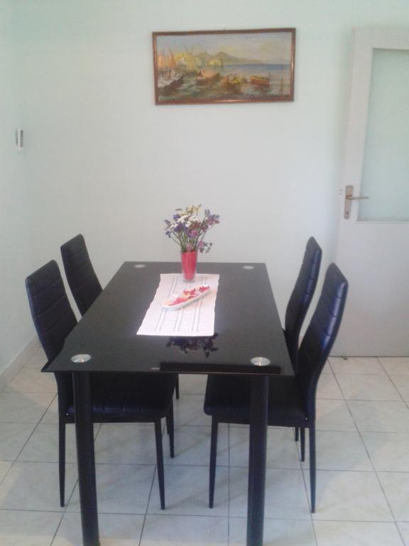 Apartment Angela Biograd Na Moru